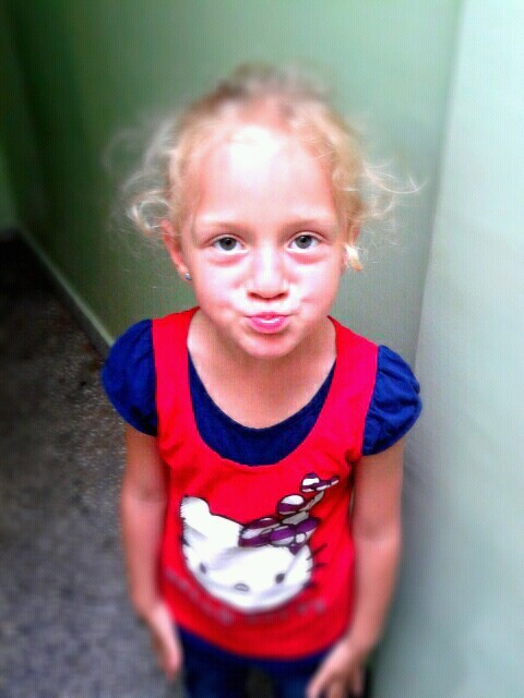 Nadia ; *