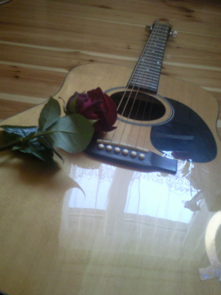 niepopsuta gitara, ra na nara.