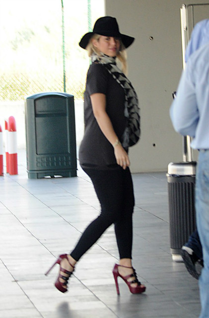 Shakira w ciy i szpilkach