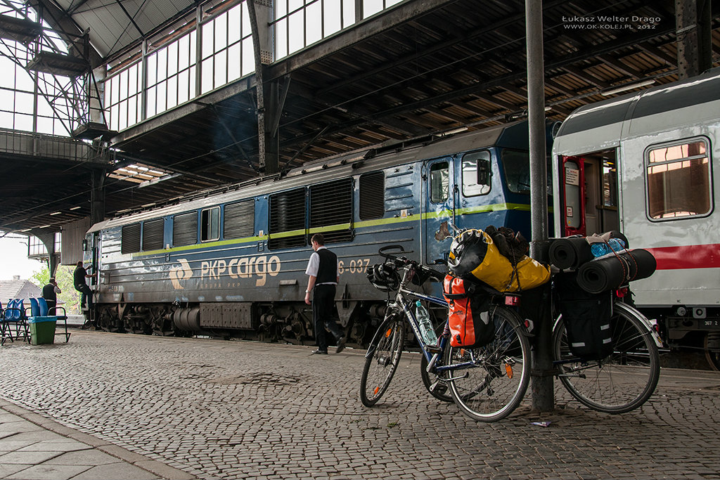 961.