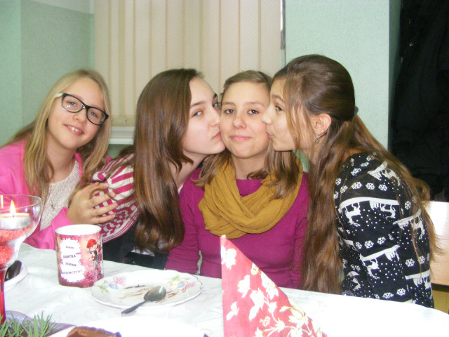 Z Laskaami < 333