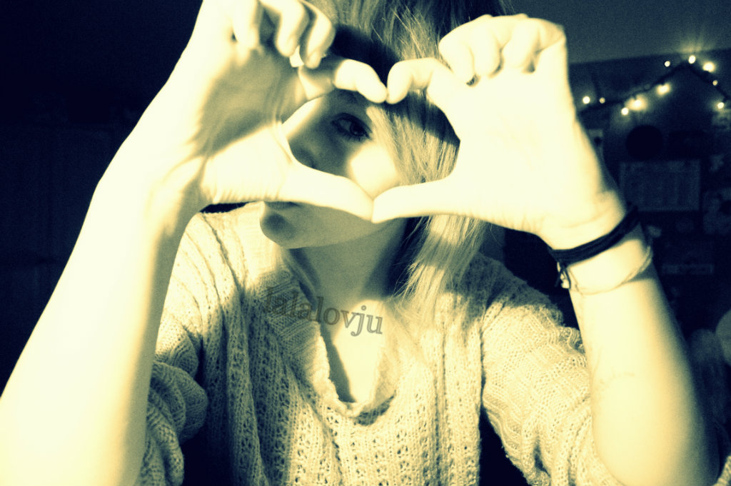 J. < 3