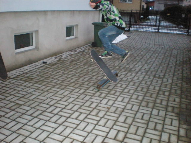 Jest sucho , wic napierdalmy !!