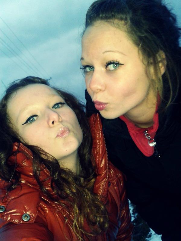 cipeeeczki , mhm . < 3