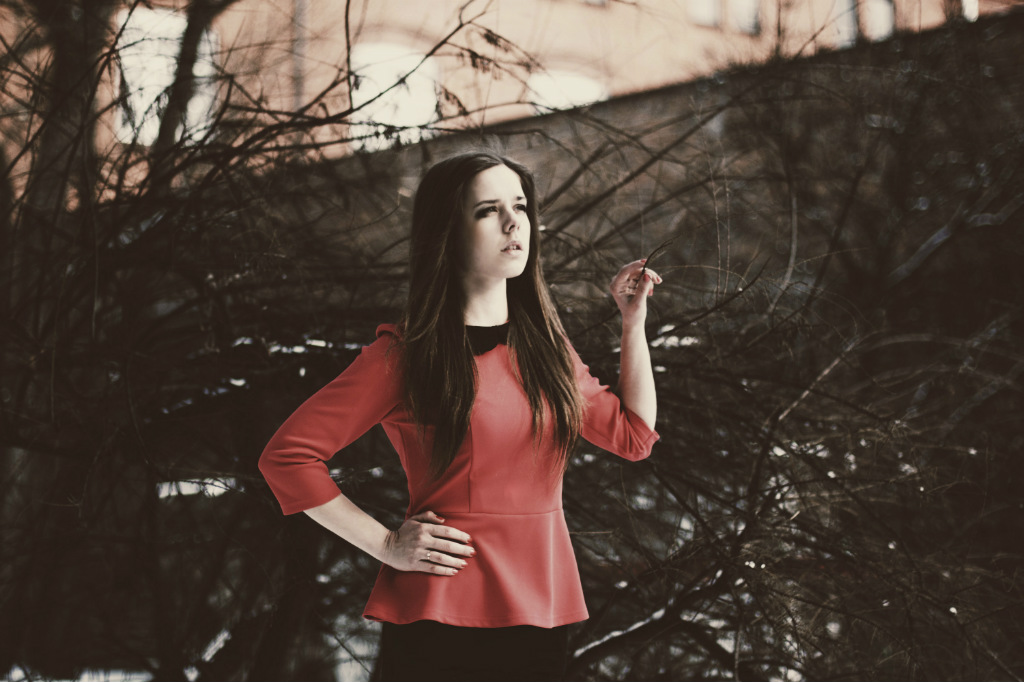Time so slowly turns.