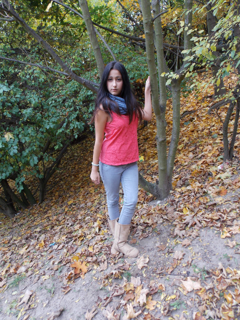 E-M-O< 3