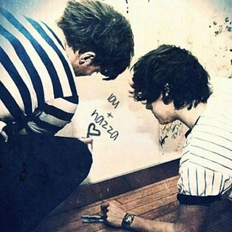 Larry :*