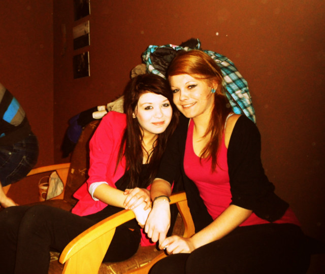Anita ;* 