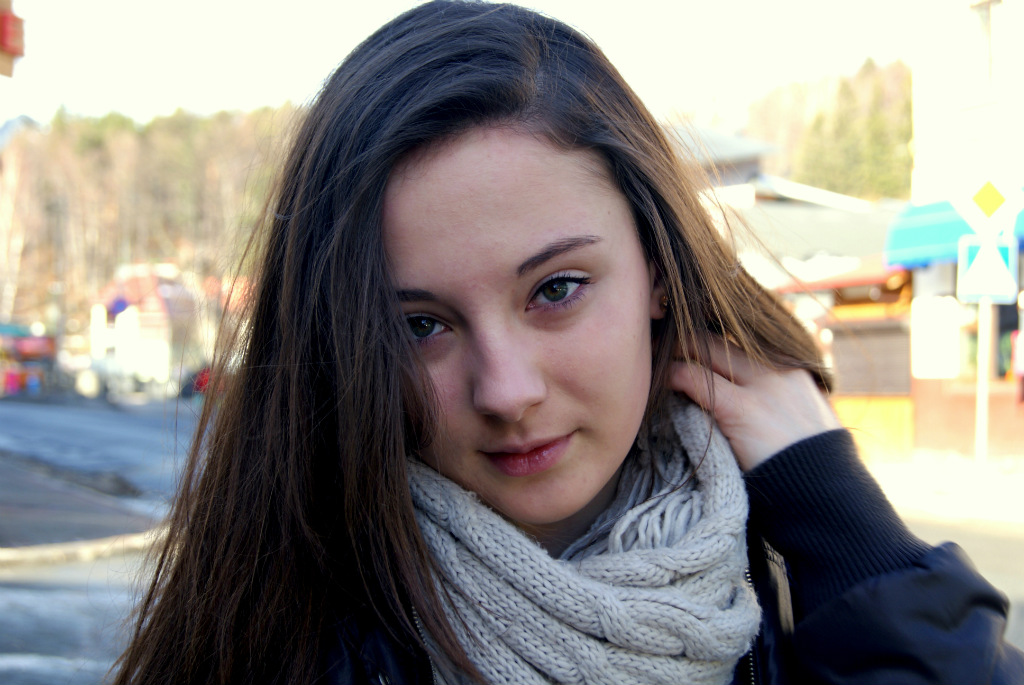 green.eyes.