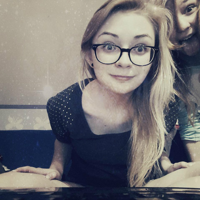 z gupkiem. 