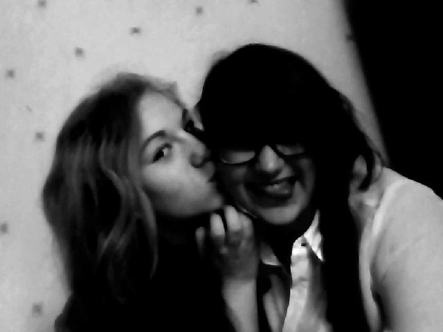 Buzi;D