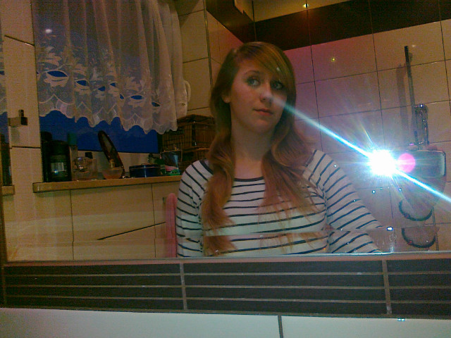 Jaa.. w brudnym lustrze. ;p