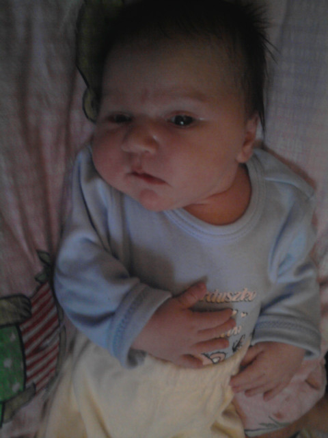 Ania ;**