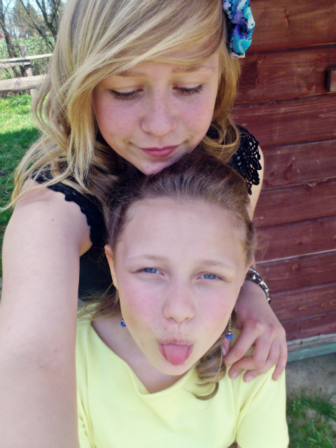 Dupkuu . ; *