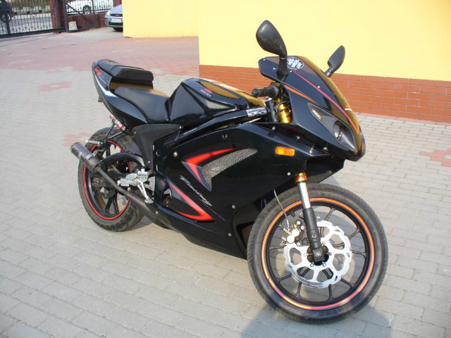 Oto Rieju RS2 MATRIX