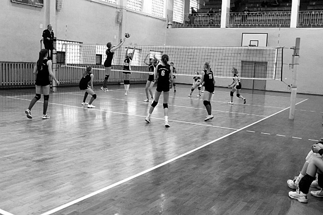 jest co co trzyma.