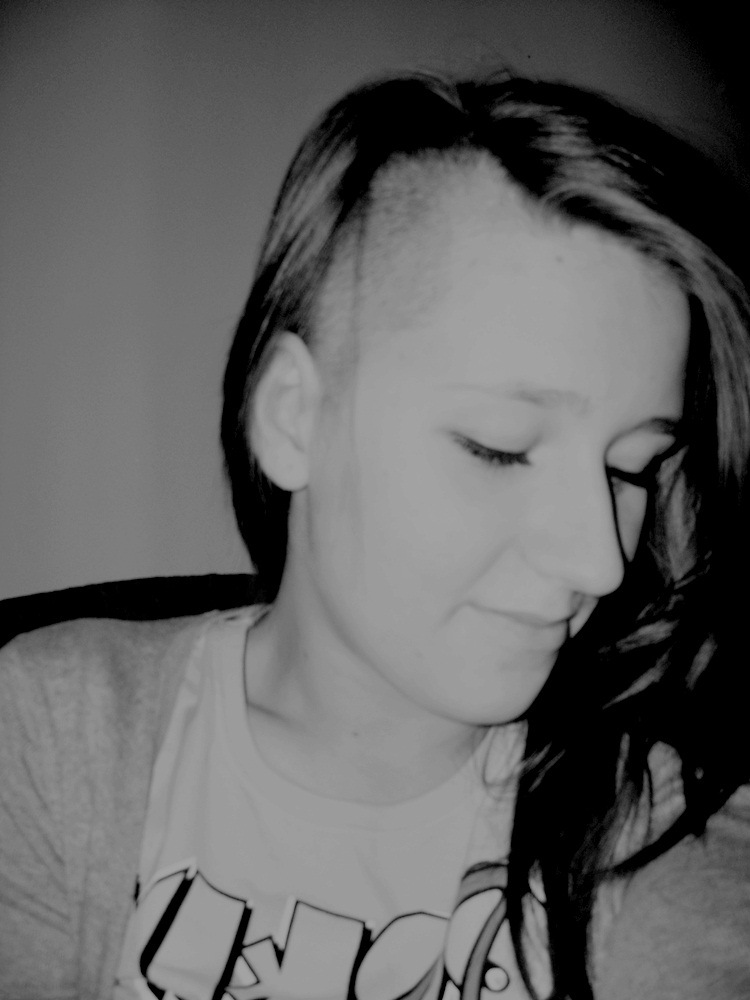 stare.