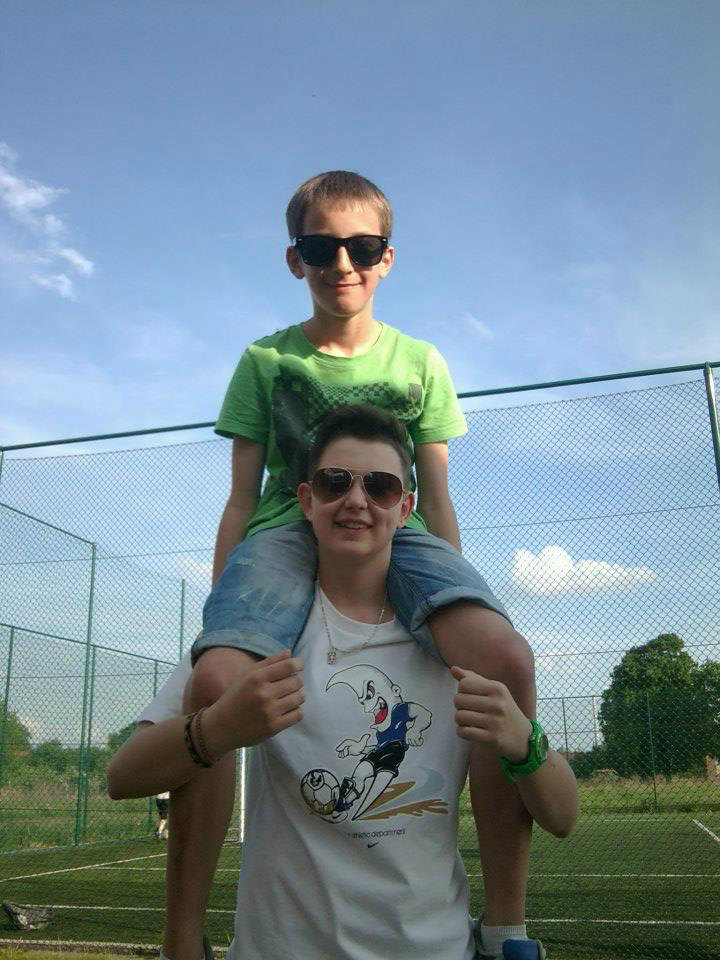 bo przyjaciel to skarb ; *