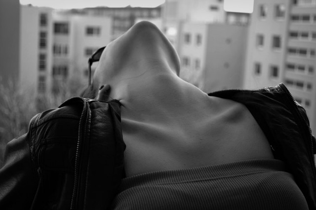 050.