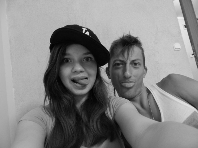z BDzIuLeM < 3