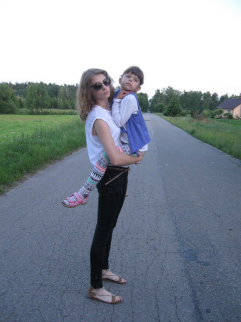 I LOVE MY SISTER!