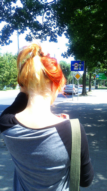 blond