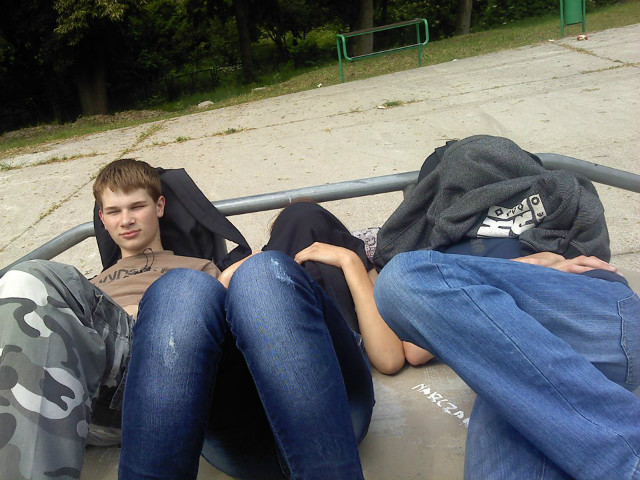 Laloveee . ; p 
