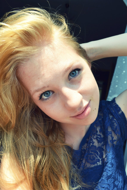 Blond 
