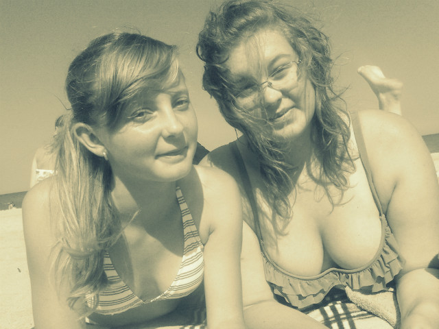 paacz . ;3