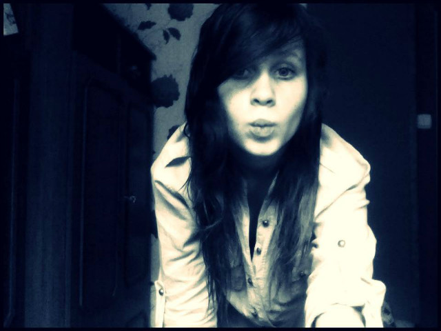 Sara . ; *