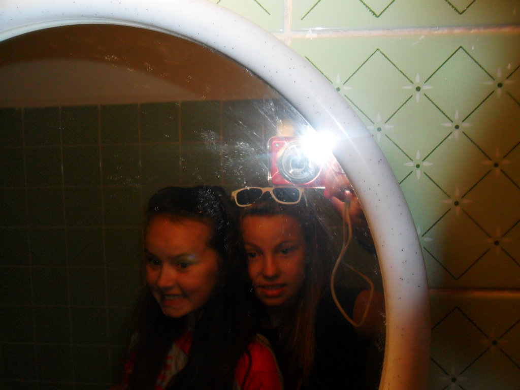 *brudne*lustro* hahaha