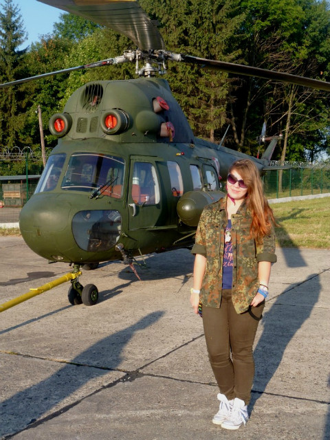 205. F16.