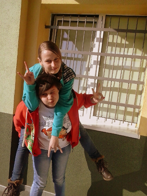 Emi ;*