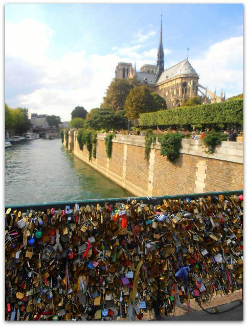 Paris :*