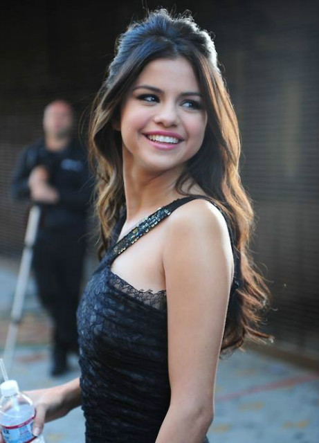 Selenaaaa