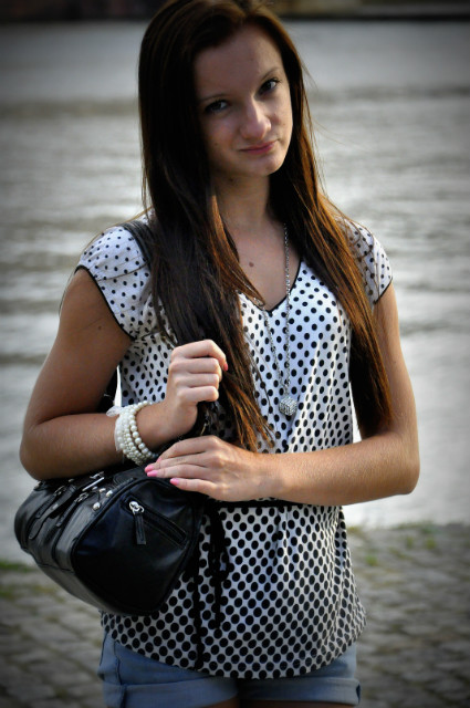 wroclove 1 .