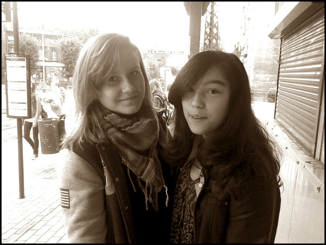 Ania ; *