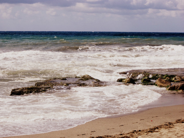 white sea ni huhu...