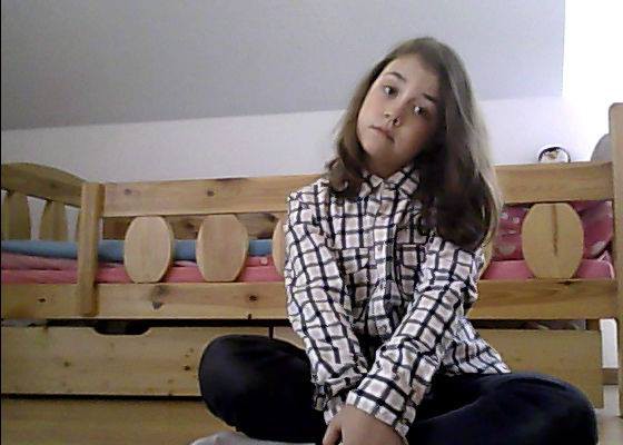Magia dotykasz mnie. :*