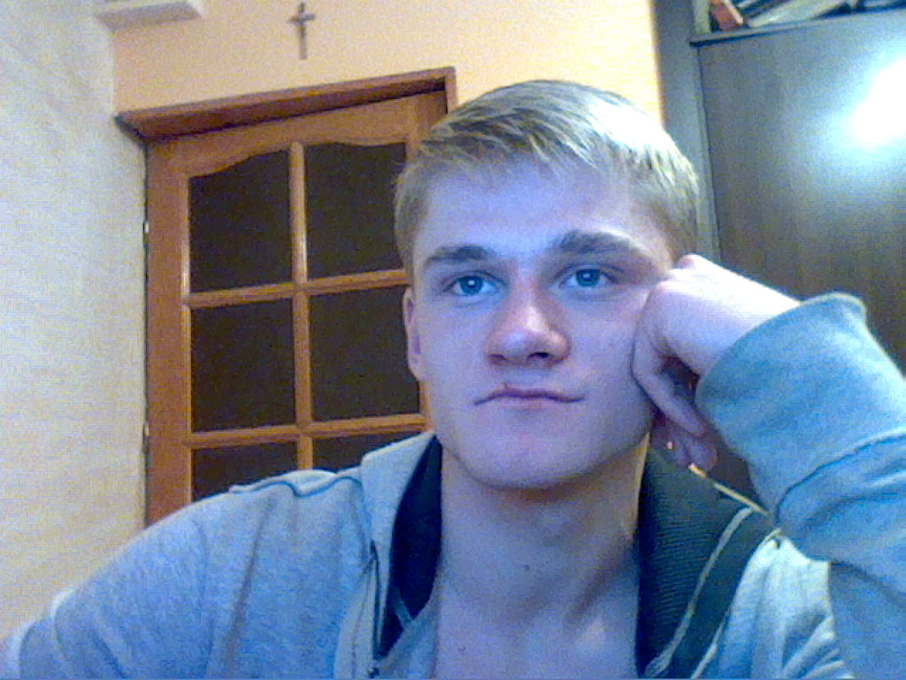 first foto ; o ;d