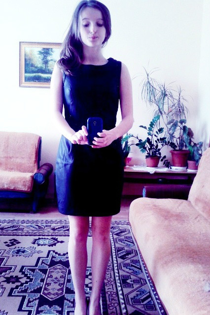 Trzy. 