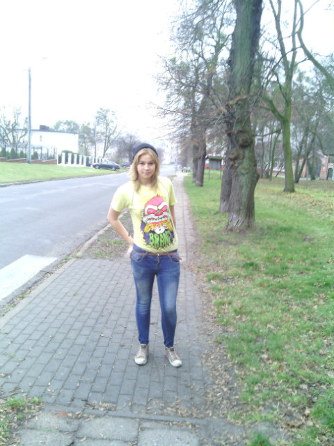 ja  ;**