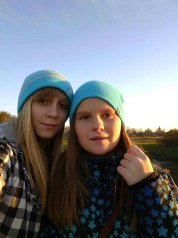 LOVELY 