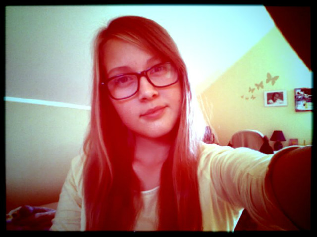 Stare .! ;}}