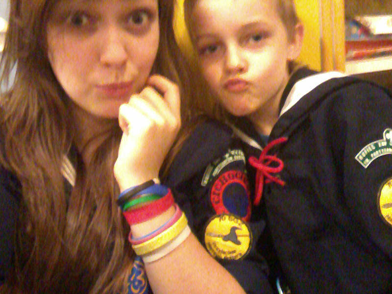 BRAT KOCHANY :** 