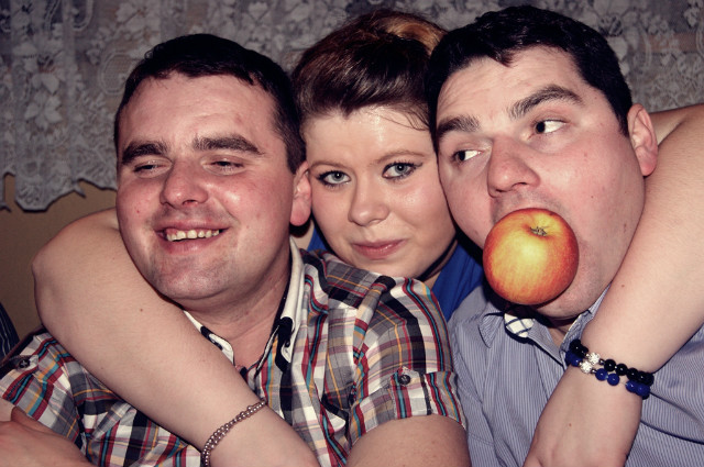 Aru i Maniu ;**