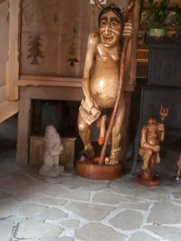 z nimi :)