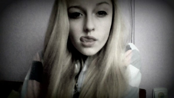 Elo . ! ; * 
