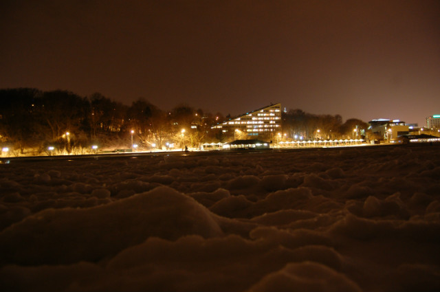 Widok z zamarznitej zatoki
