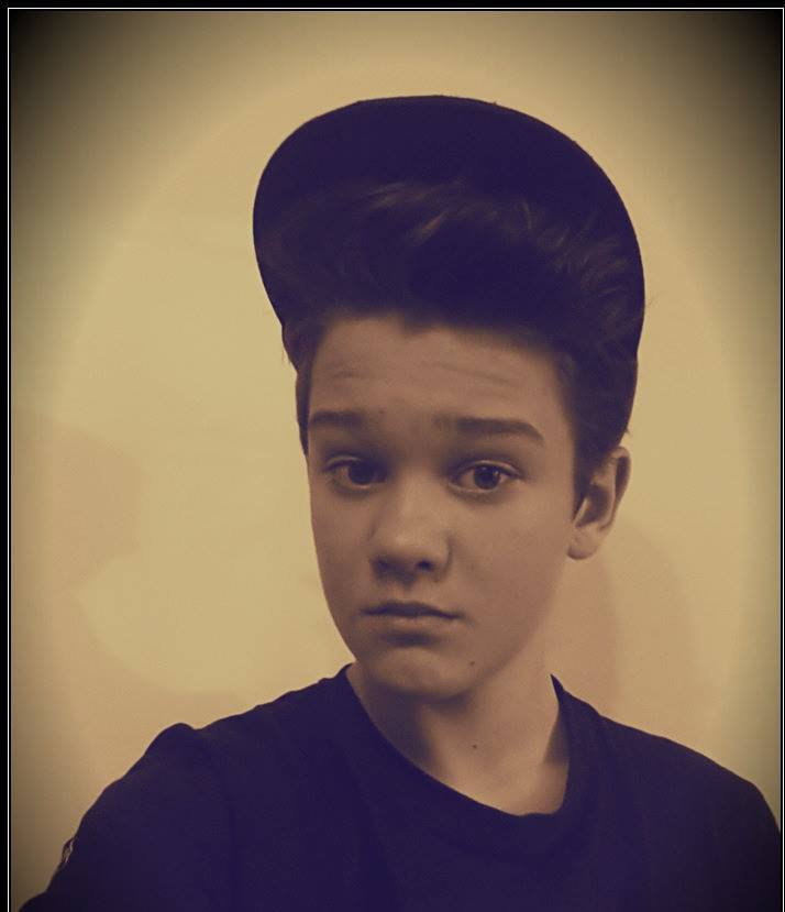 hello :D Follow me :3 